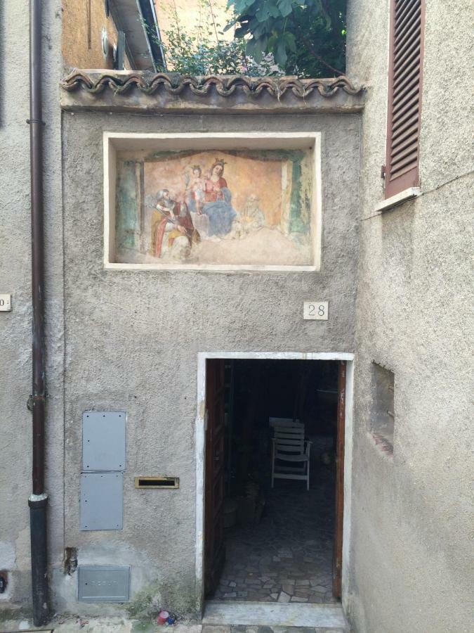 Blu Klein Lägenhet Foligno Exteriör bild