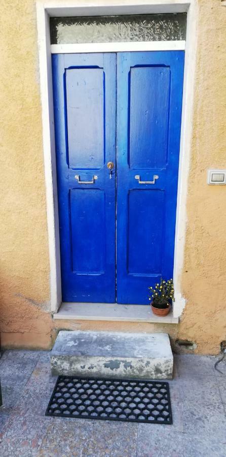 Blu Klein Lägenhet Foligno Exteriör bild