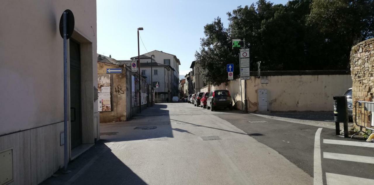 Blu Klein Lägenhet Foligno Exteriör bild